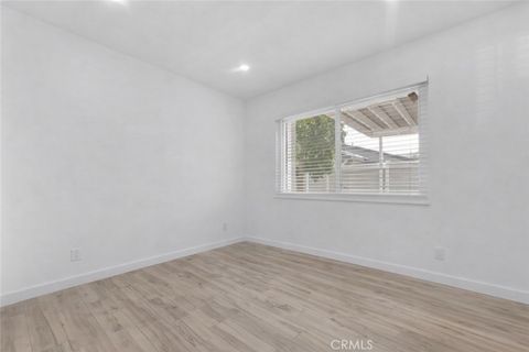 Tiny photo for 22736 Schoolcraft St, West Hills, CA 91307 (MLS # SR26039884)