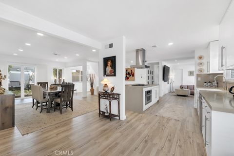 Tiny photo for 22736 Schoolcraft St, West Hills, CA 91307 (MLS # SR26039884)