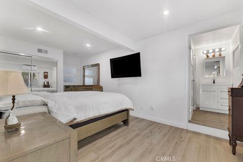 Tiny photo for 22736 Schoolcraft St, West Hills, CA 91307 (MLS # SR26039884)