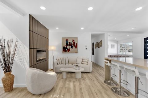 Tiny photo for 22736 Schoolcraft St, West Hills, CA 91307 (MLS # SR26039884)