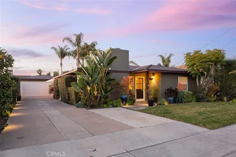 2011 Tustin Avenue, Costa Mesa, CA 92627 - MLS#: OC26080383
