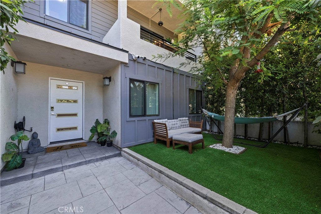 8404 Woodley Place
