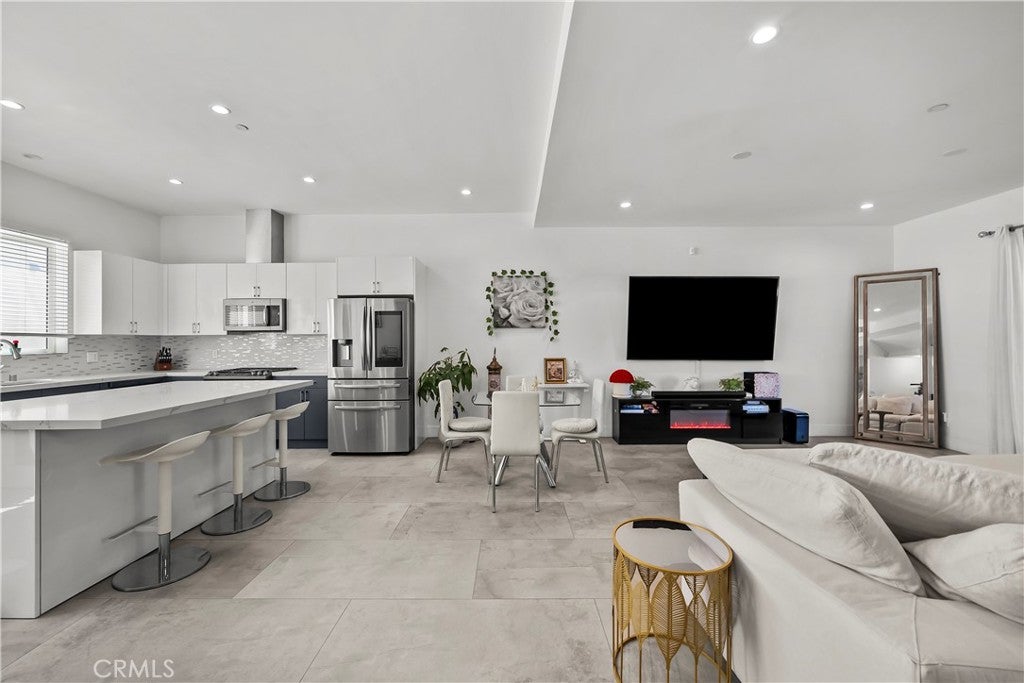 8404 Woodley Place