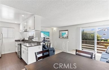 3206 W Balboa Boulevard
