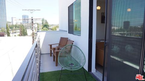 Photo of 10867 Fruitland Drive #504, Studio City, CA 91604 (MLS # 26717995)