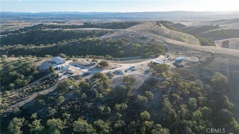 Tiny photo for 4265 Nickel Creek Road, San Miguel, CA 93451 (MLS # NS25258988)