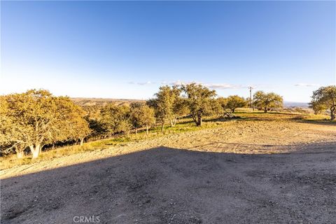 Tiny photo for 4265 Nickel Creek Road, San Miguel, CA 93451 (MLS # NS25258988)