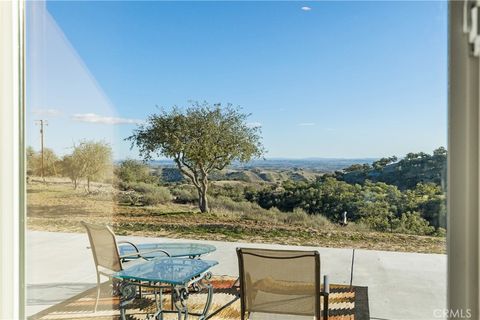 Tiny photo for 4265 Nickel Creek Road, San Miguel, CA 93451 (MLS # NS25258988)