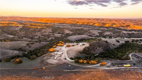 Tiny photo for 4265 Nickel Creek Road, San Miguel, CA 93451 (MLS # NS25258988)