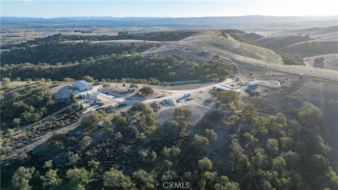 Tiny photo for 4265 Nickel Creek Road, San Miguel, CA 93451 (MLS # NS25258988)