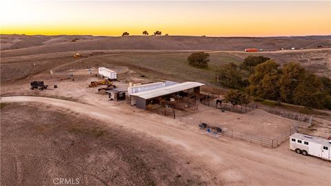 Tiny photo for 4265 Nickel Creek Road, San Miguel, CA 93451 (MLS # NS25258988)