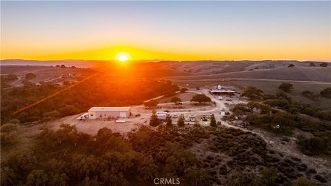 Tiny photo for 4265 Nickel Creek Road, San Miguel, CA 93451 (MLS # NS25258988)