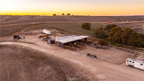 Tiny photo for 4265 Nickel Creek Road, San Miguel, CA 93451 (MLS # NS25258988)