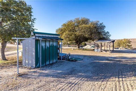 Tiny photo for 4265 Nickel Creek Road, San Miguel, CA 93451 (MLS # NS25258988)