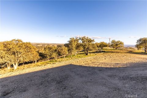 Tiny photo for 4265 Nickel Creek Road, San Miguel, CA 93451 (MLS # NS25258988)