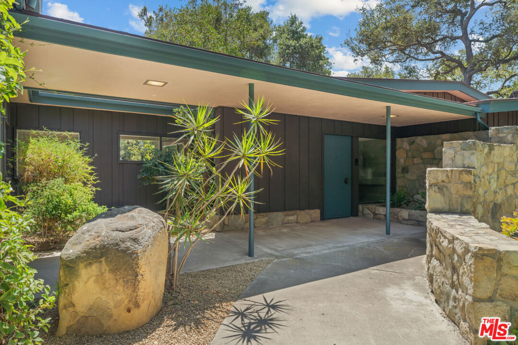 1234 Woodland Drive