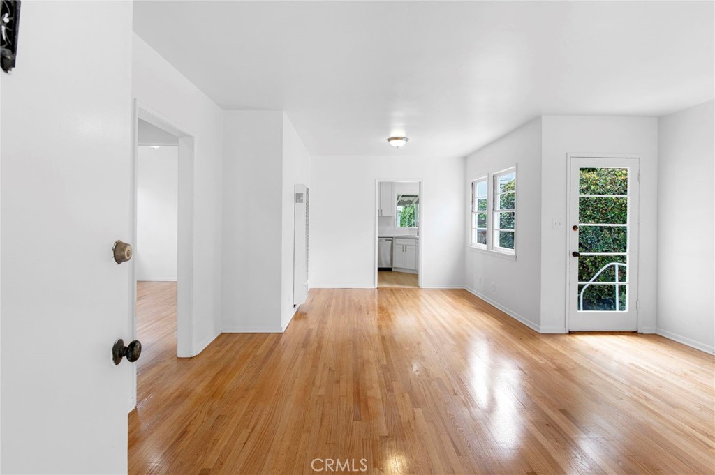 956 S Oak