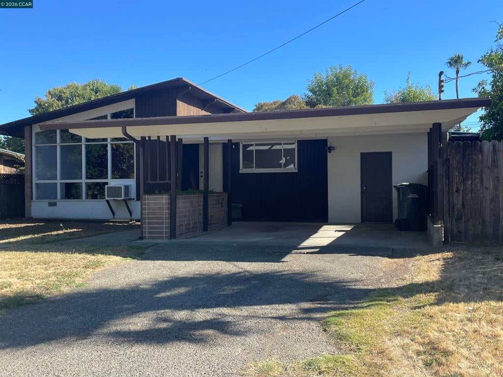 213 Riley Dr DR