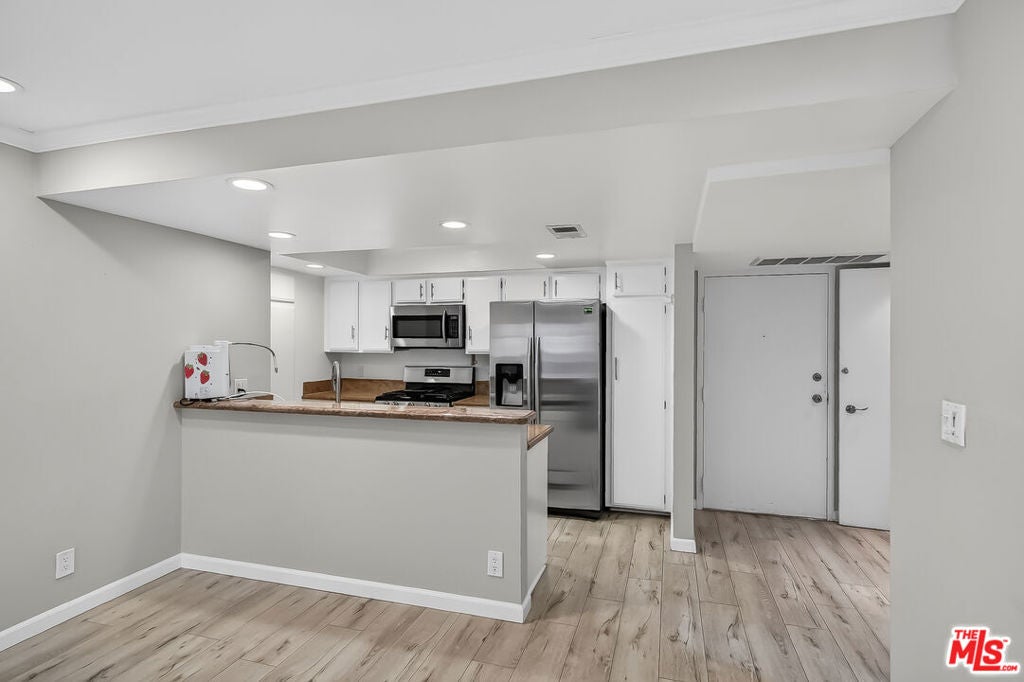 2700 Cahuenga Boulevard 4220