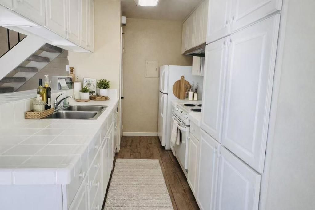 Photo of 32656 Brenda Way #2, Union City, CA 94587 (MLS # ML82032107)