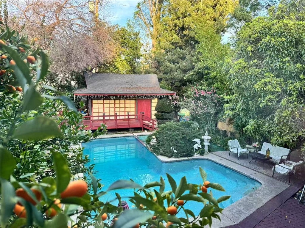 2136 S El Molino