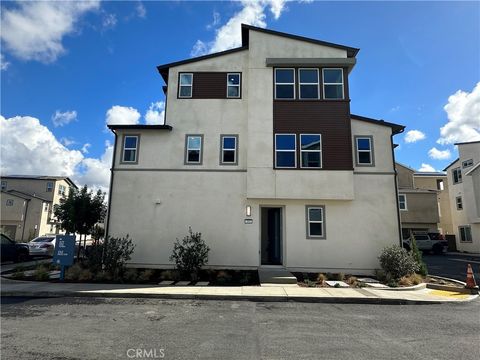 352 Proctor Irvine CA 92618
