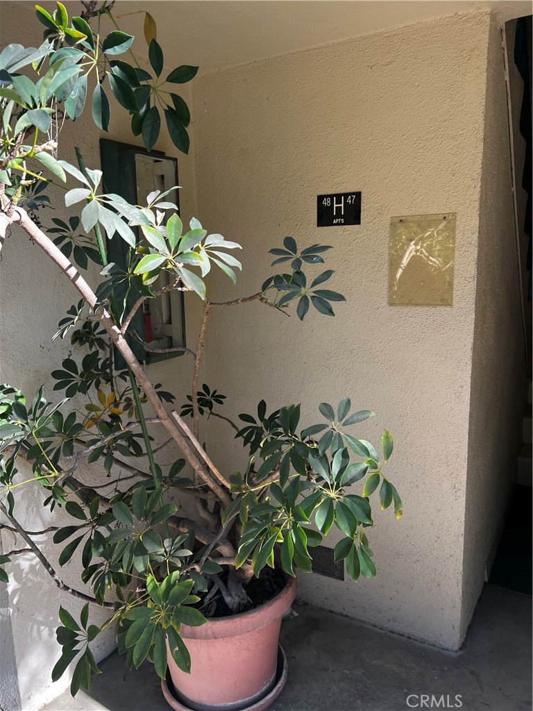 Great opportunity to buy in the Queensland Community. This property is in its original condition, needs updating, retrofitting, and deep cleaning. The condo offers 2 bedrooms, 2 bathrooms, a balcony and a storage closet.
