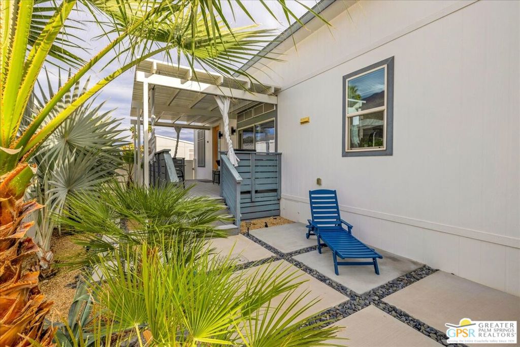 Palm Canyon Mobile Club - Manufactured In Park