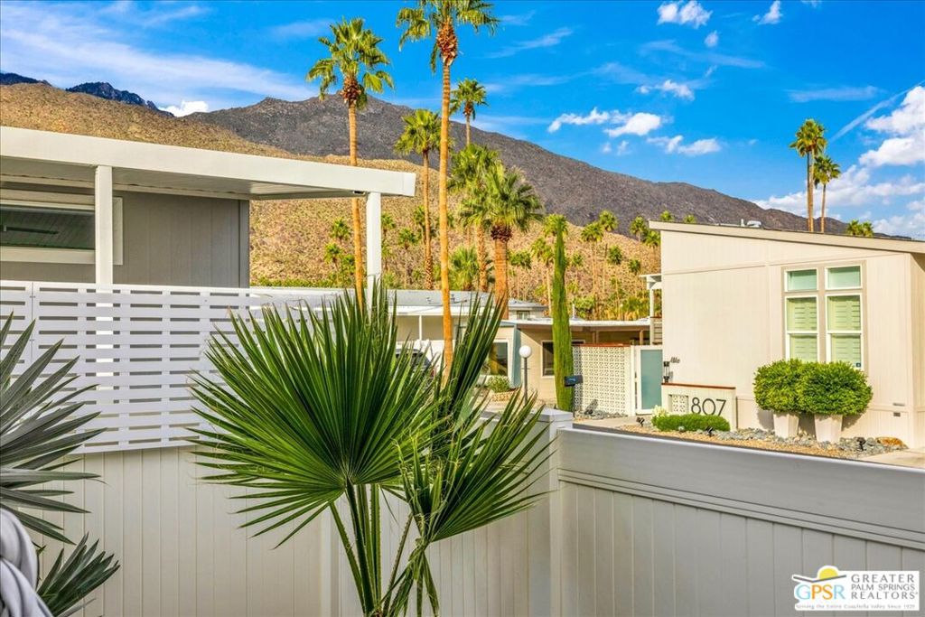 Palm Canyon Mobile Club - Manufactured In Park