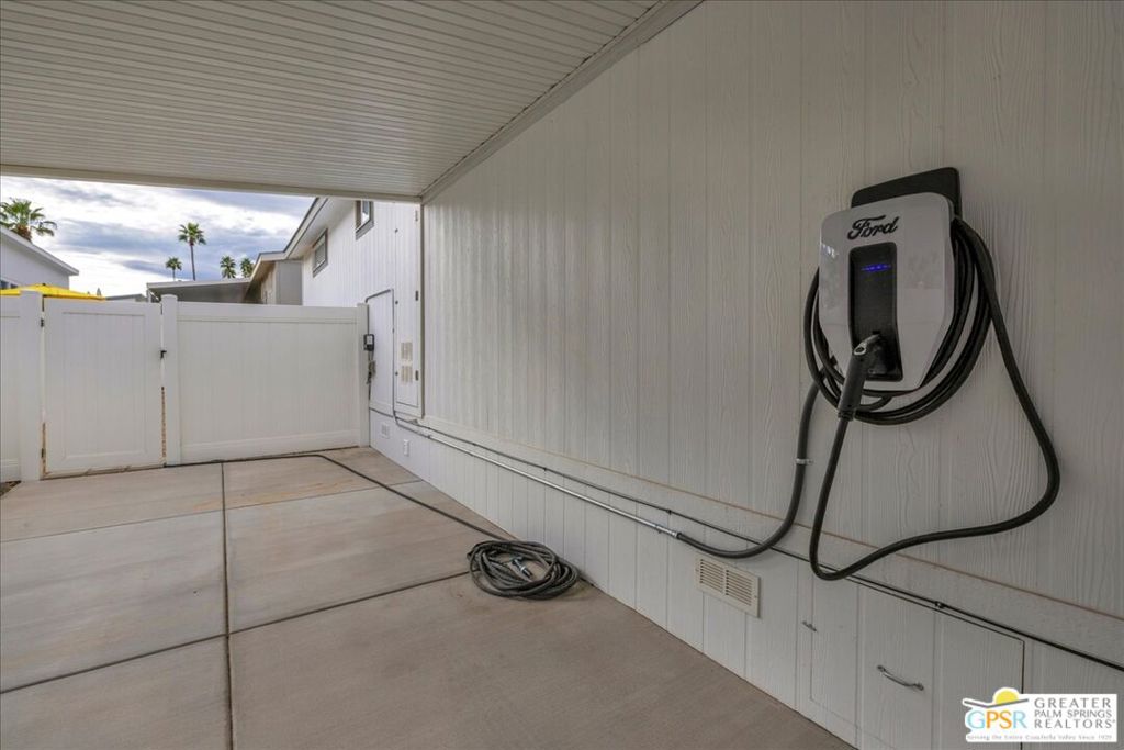 Palm Canyon Mobile Club - Manufactured In Park