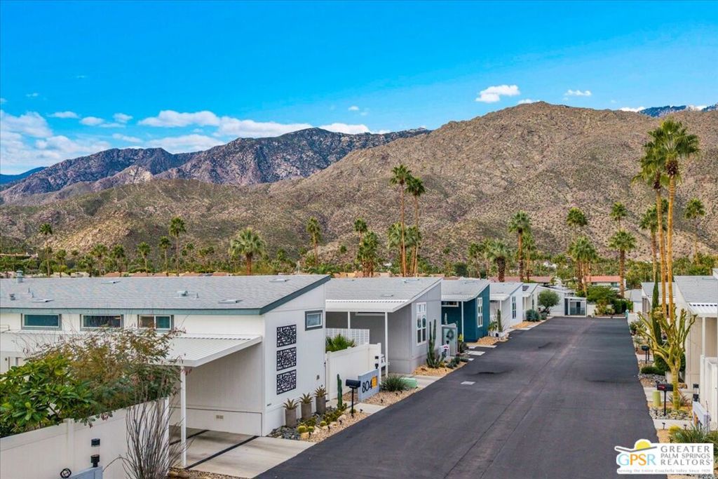 Palm Canyon Mobile Club - Manufactured In Park