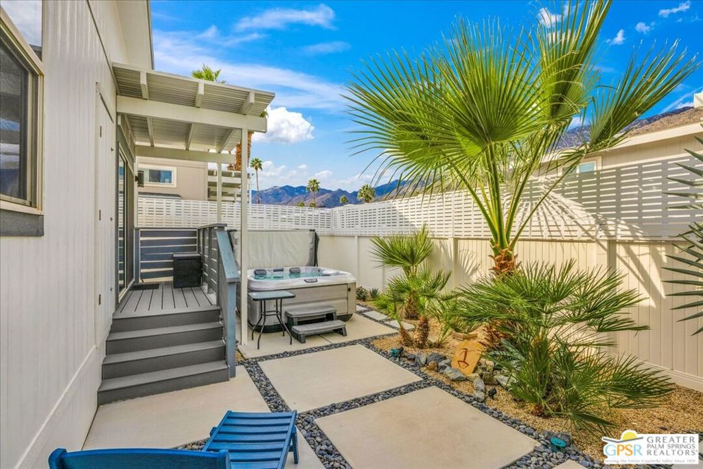 Palm Canyon Mobile Club - Manufactured In Park