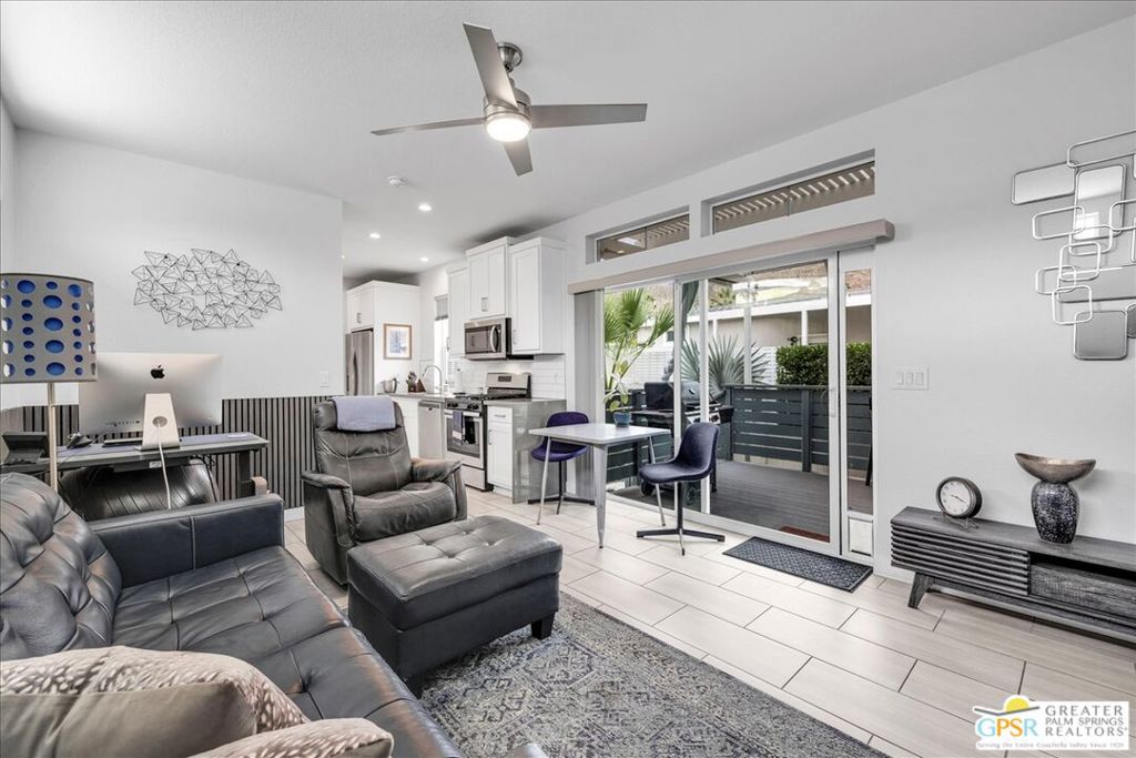 Palm Canyon Mobile Club - Manufactured In Park