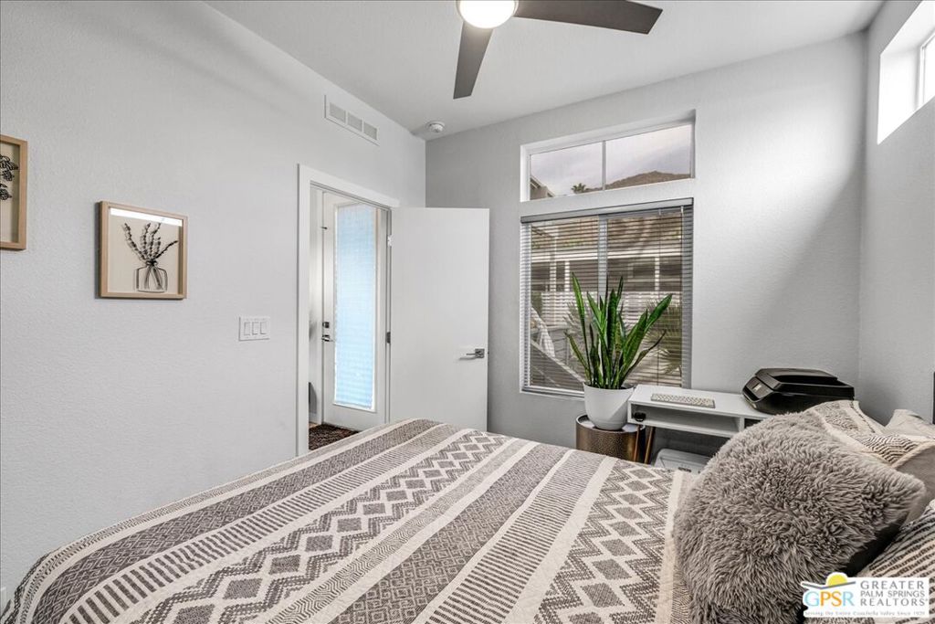 Palm Canyon Mobile Club - Manufactured In Park