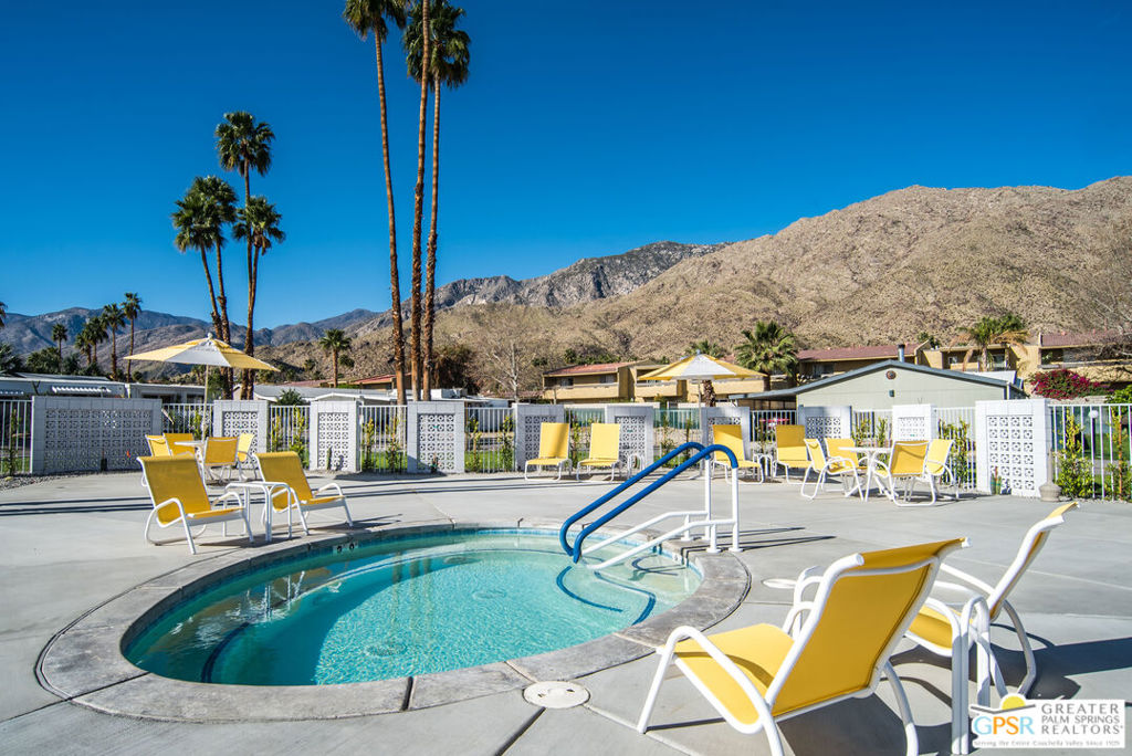 Palm Canyon Mobile Club - Manufactured In Park