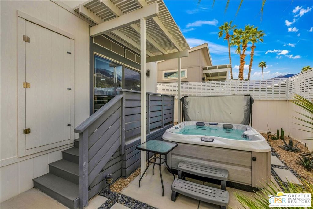 Palm Canyon Mobile Club - Manufactured In Park