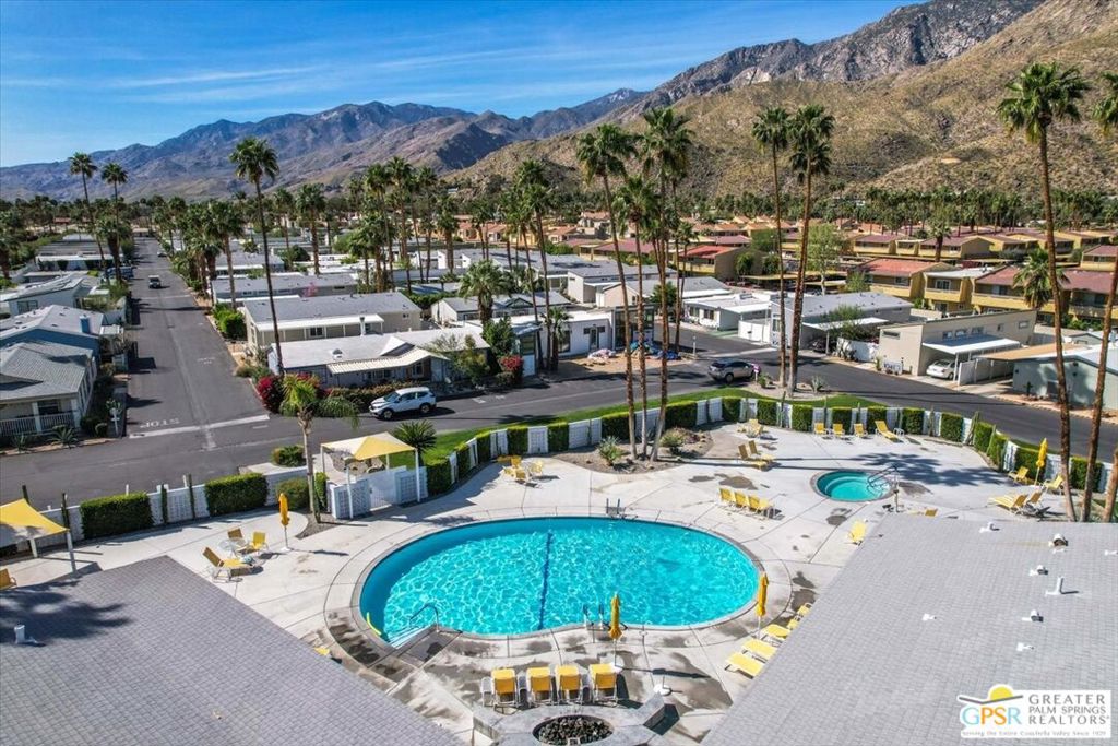 Palm Canyon Mobile Club - Manufactured In Park