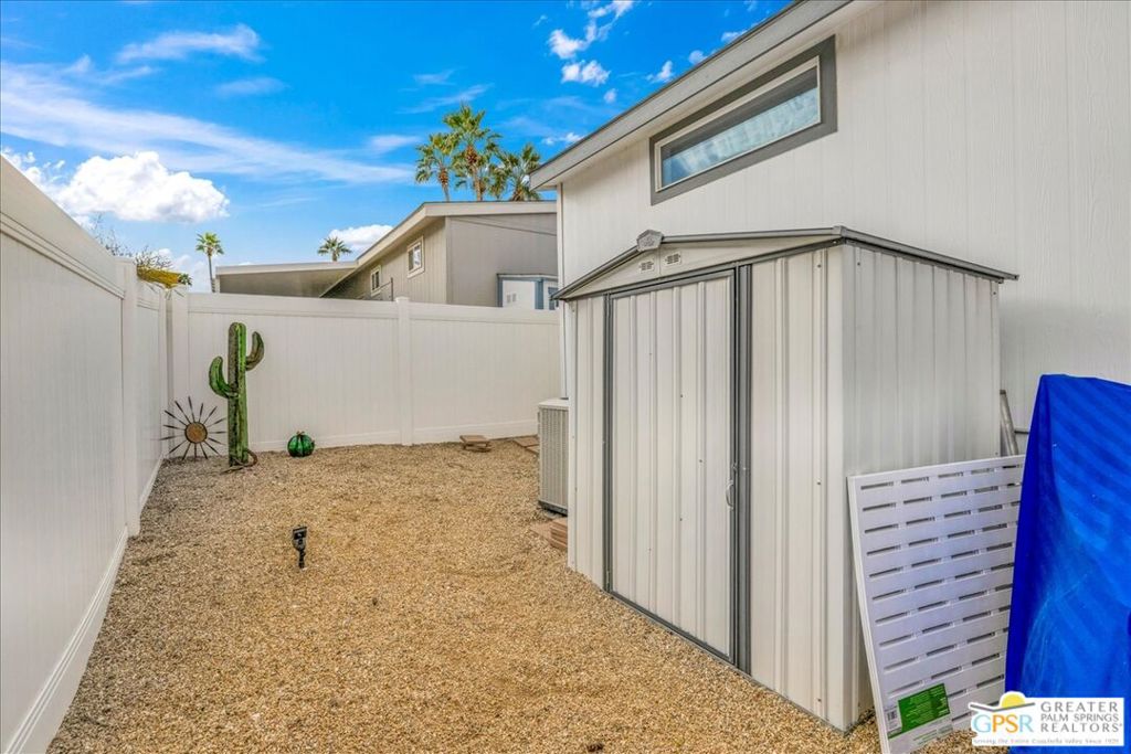 Palm Canyon Mobile Club - Manufactured In Park