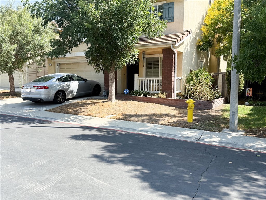 Home located in the desirable, gated Heartland community. This property boasts 4 bedrooms and 2.5 bathrooms, a large master bedroom, a master bath with double sinks, a soaking tub, and a walk-in closet. Laundry area located on the 2nd floor for convenient access. Must see!!!