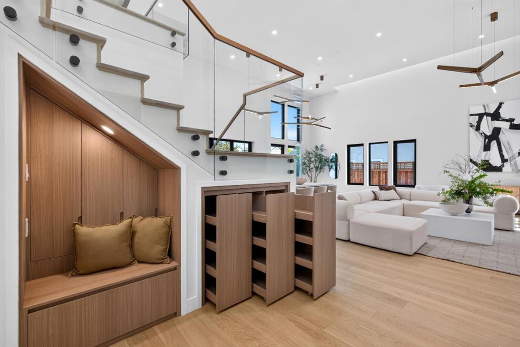1166 Fordham Way