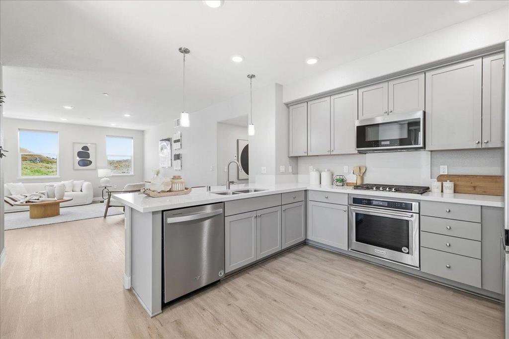 337 Llano De Los Robles Avenue 7