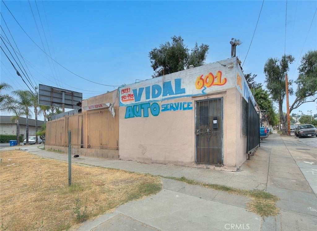 601 W Avenue 28, Los Angeles CA 90065