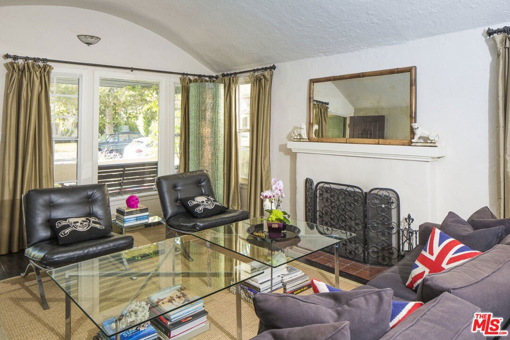 Photo of 526 N Harper Avenue, Los Angeles, CA 90048 (MLS # 26841023)