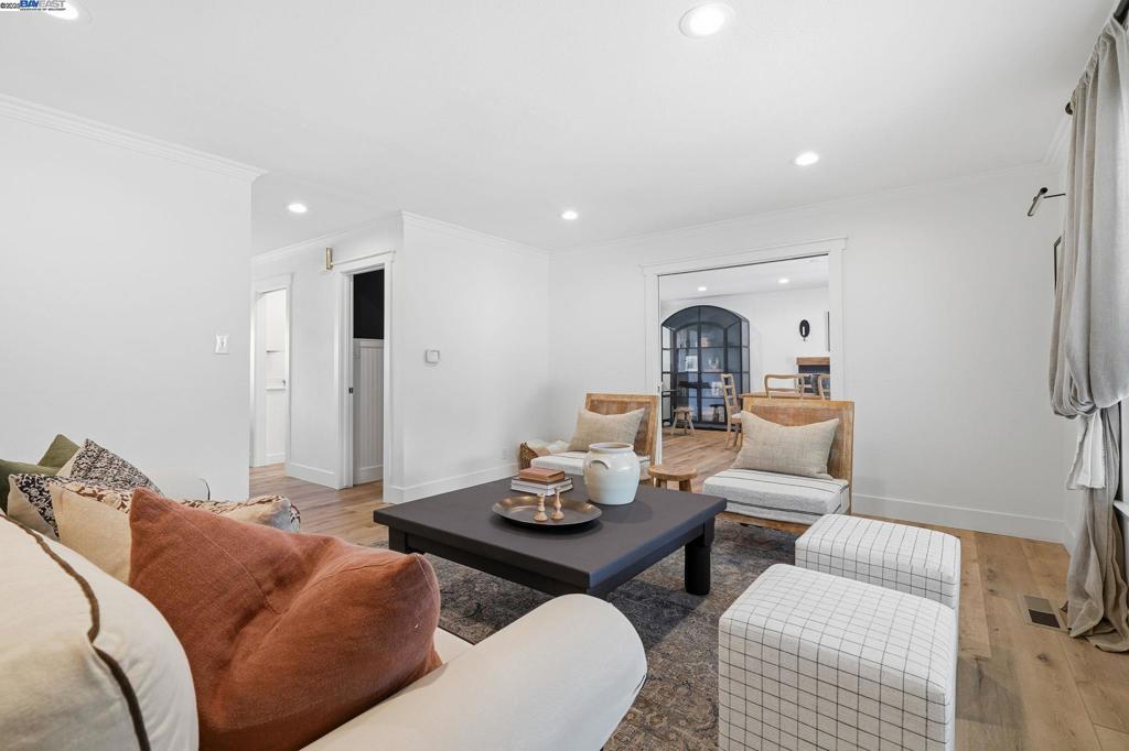 SUNSET WEST - Residential