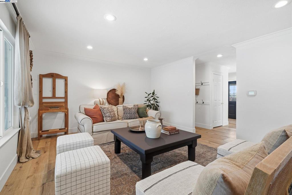 SUNSET WEST - Residential