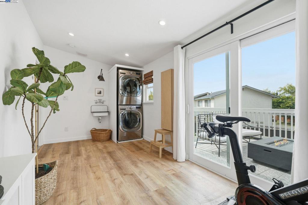 SUNSET WEST - Residential