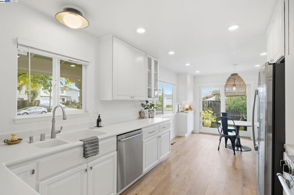 SUNSET WEST - Residential