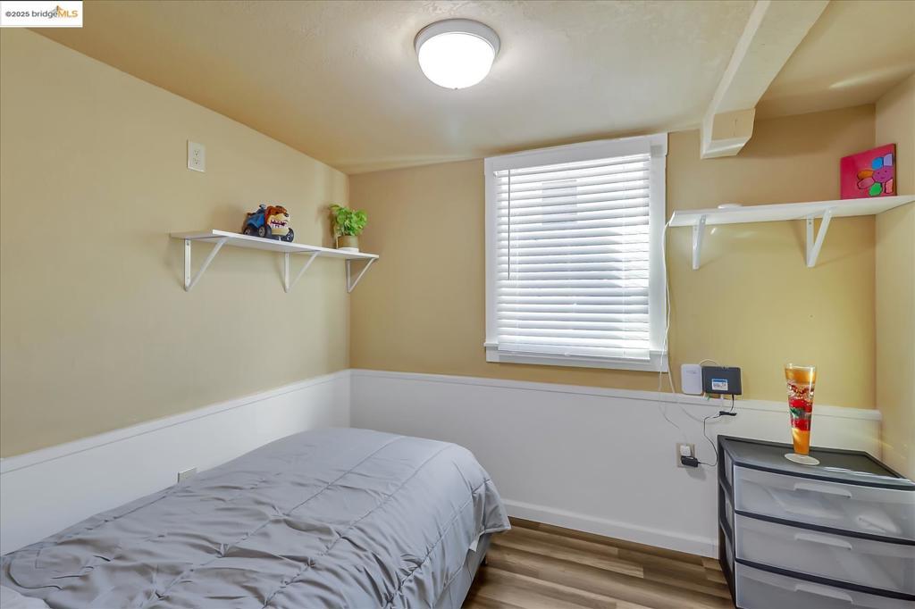 E OAKLAND - Residential Income