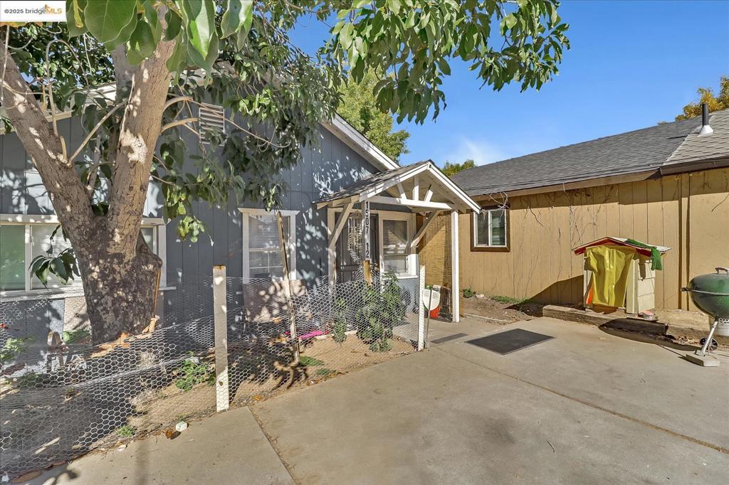 E OAKLAND - Residential Income