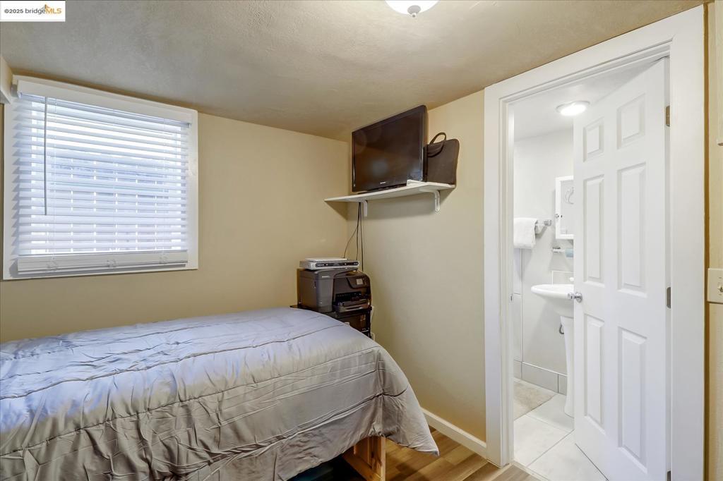 E OAKLAND - Residential Income